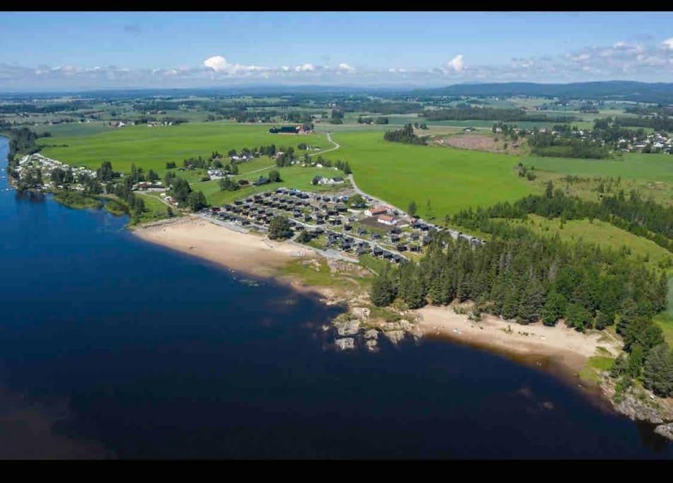 Attraktiv & Smart Funkishytte Pa Nes Strandhager. Arnes  Exterior photo
