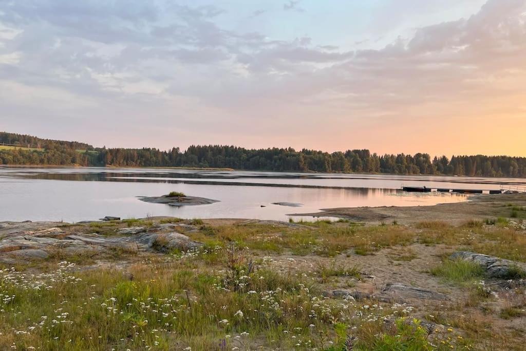 Attraktiv & Smart Funkishytte Pa Nes Strandhager. Arnes  Exterior photo